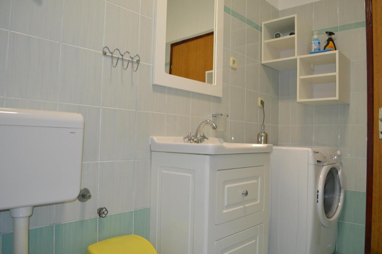 Apartment Lora Паг Екстериор снимка