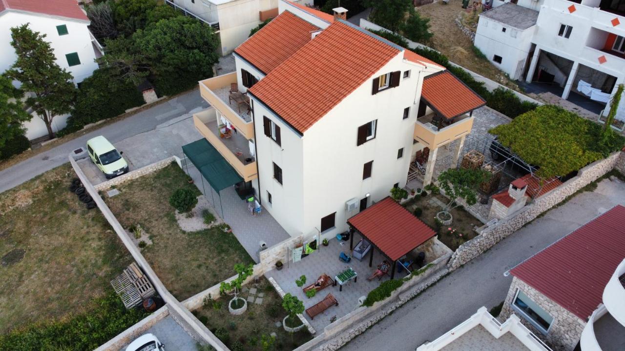 Apartment Lora Паг Екстериор снимка