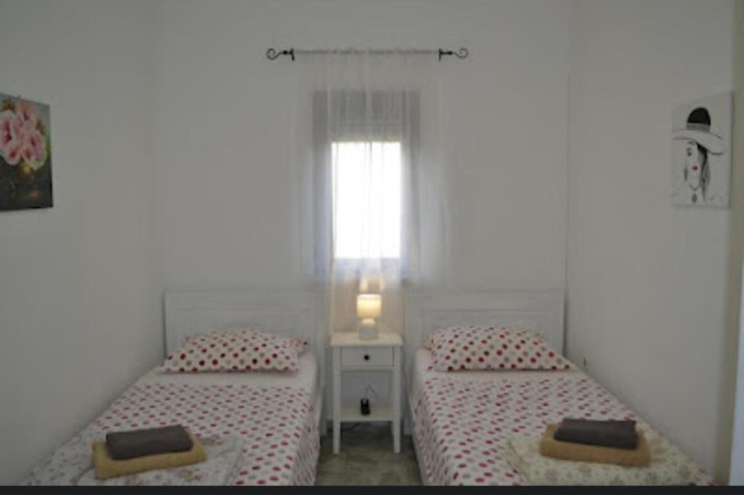 Apartment Lora Паг Екстериор снимка
