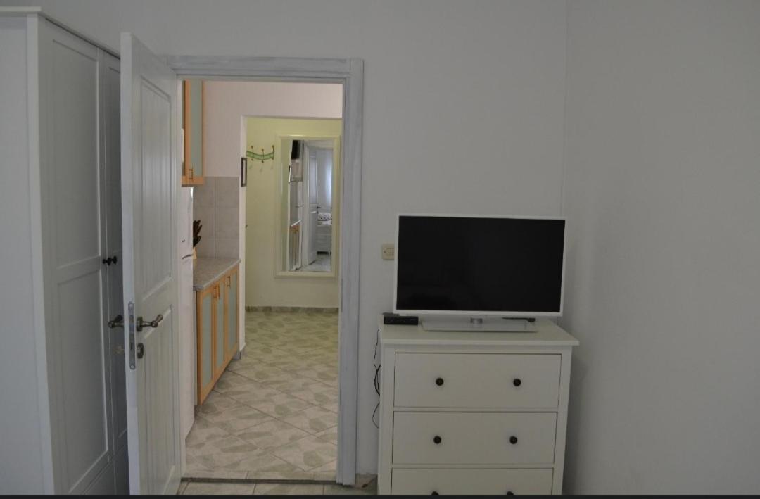 Apartment Lora Паг Екстериор снимка